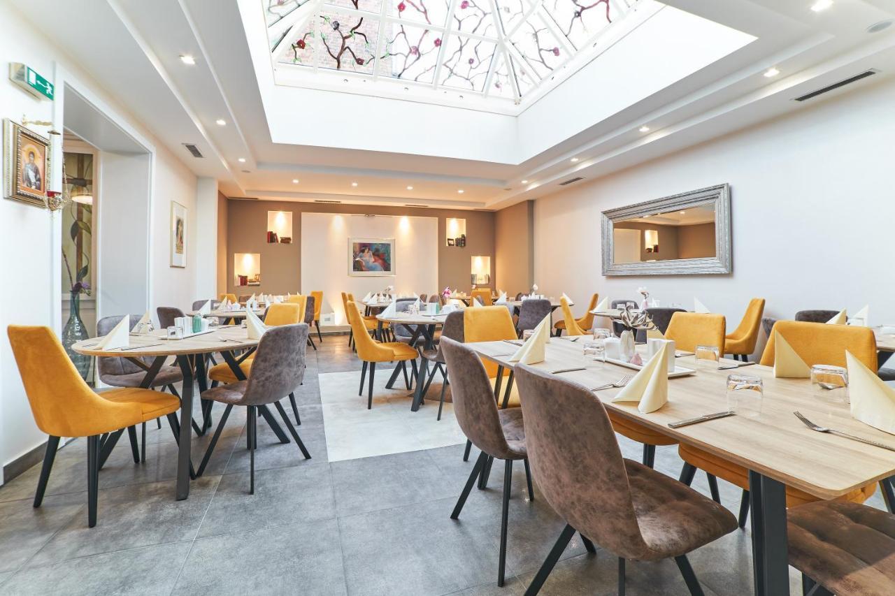 Tiffany Hotel 2*